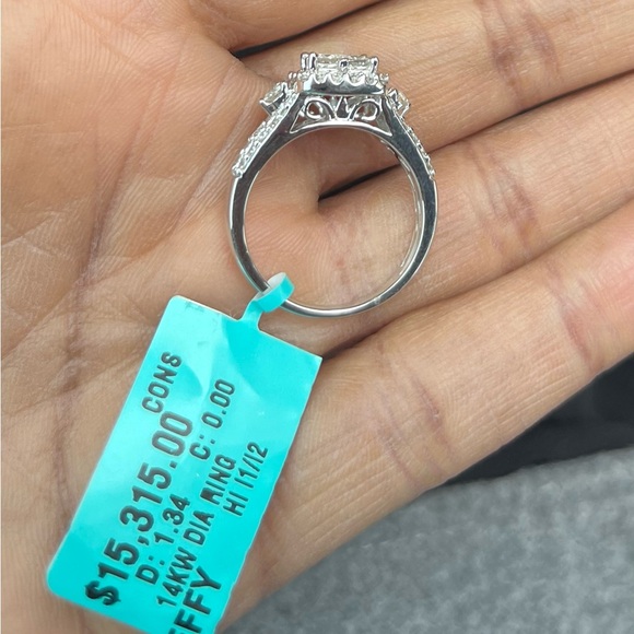 Effy White Gold Diamond Ring - Picture 2 of 9